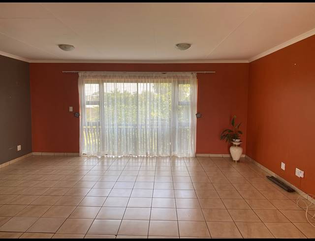 2 BEDROOM SECTIONAL TITLE FOR SALE IN RAVENSWOOD